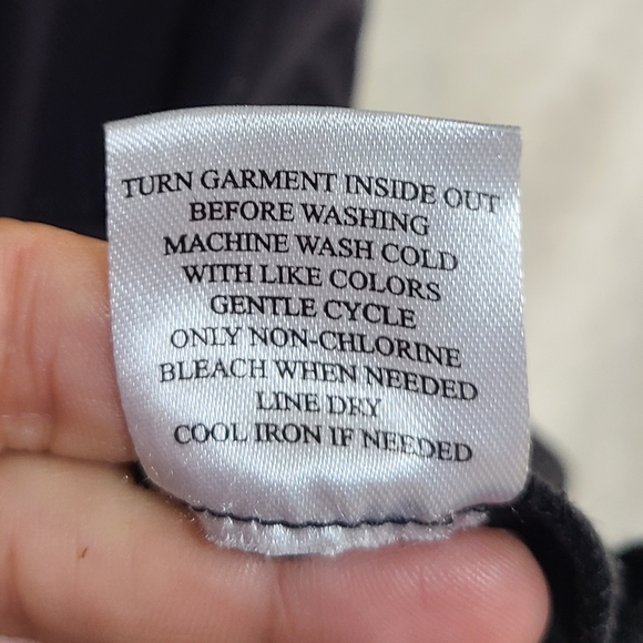 Feeling Proud Women's Rainbow Heart Pride Short Sleeve Tee Size XXL - Picture 2 of 5